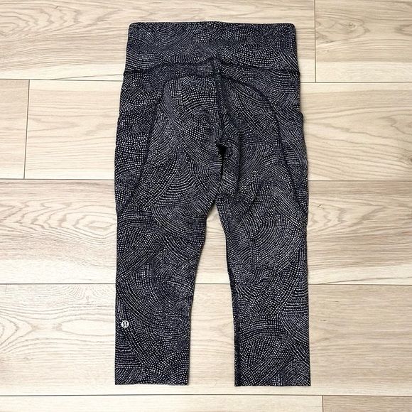 LIKE NEW Lululemon Women’s Fast and Free Crop II Leggings Tights 19" *Nulux - Picture 1 of 7